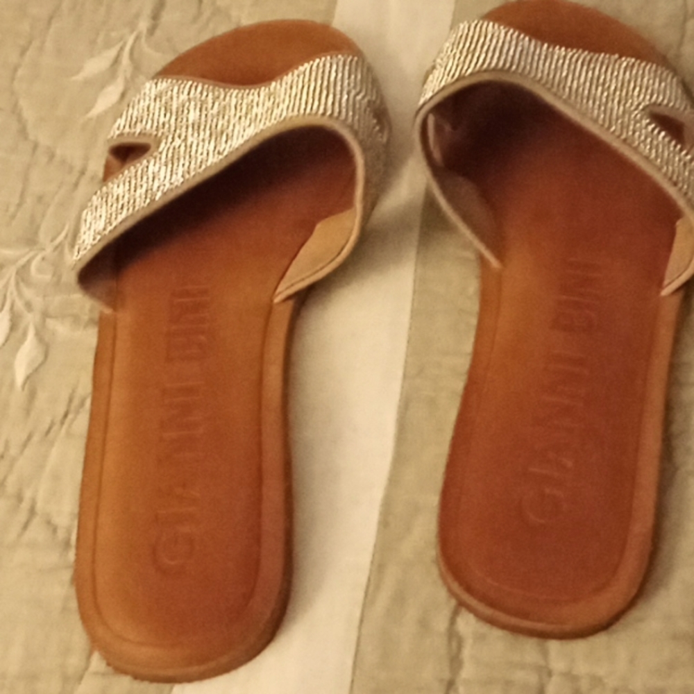 Sandles